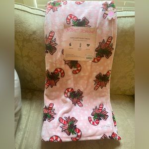 Pink Christmas throw blanket - Betsy Johnson Cotton Candy Pink - Candy C…